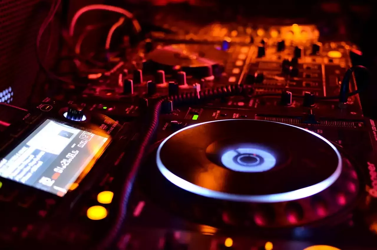 Different genres of electronic music